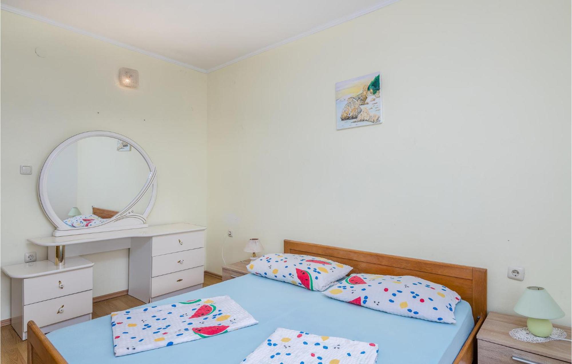 Awesome Apartment In Stara Baska 1 With Kitchen Ngoại thất bức ảnh