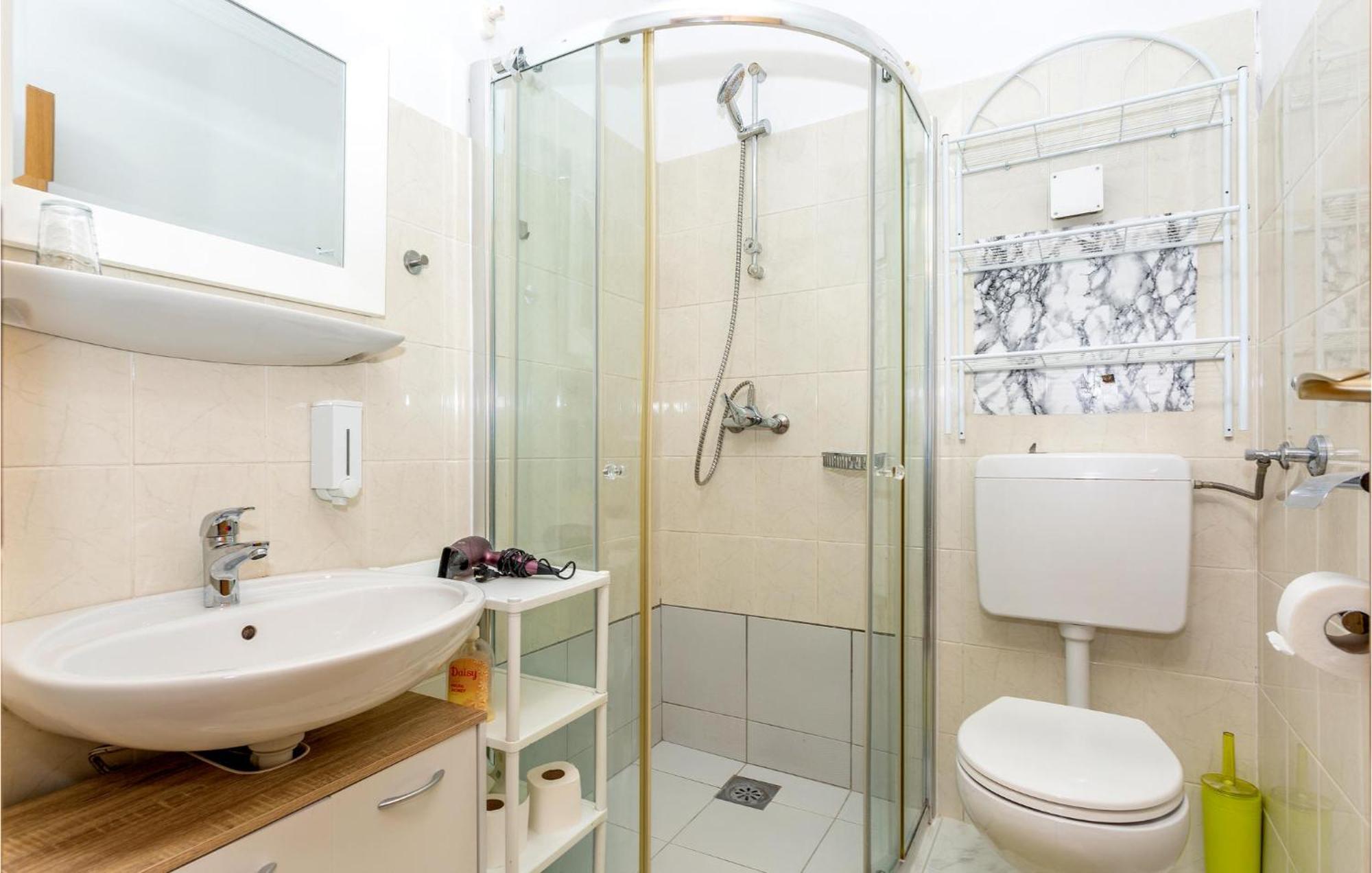 Awesome Apartment In Stara Baska 1 With Kitchen Ngoại thất bức ảnh