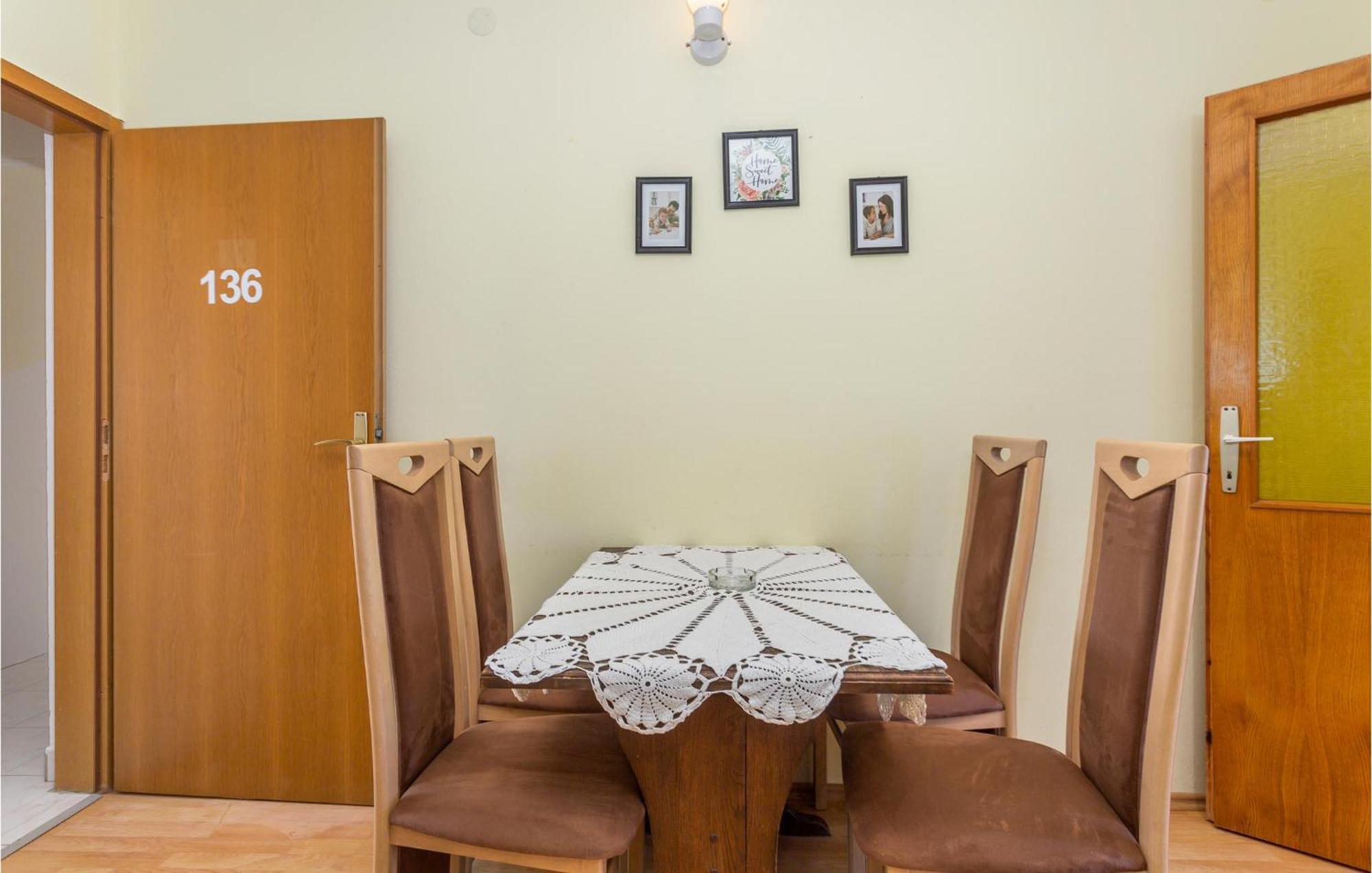 Awesome Apartment In Stara Baska 1 With Kitchen Ngoại thất bức ảnh